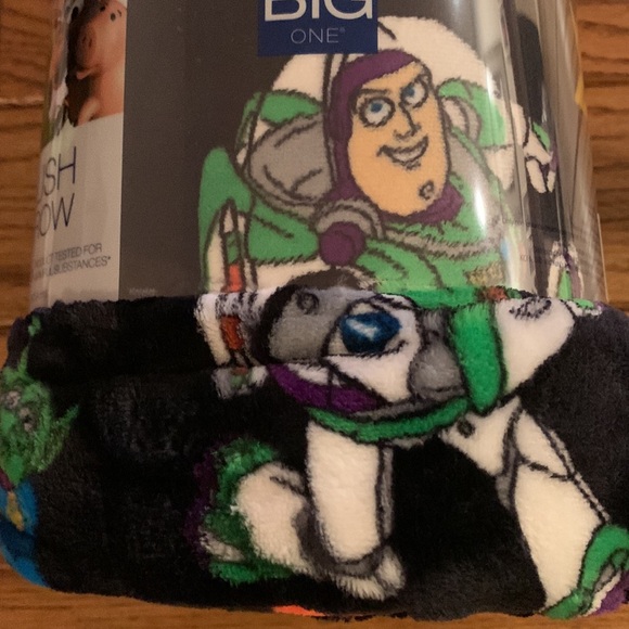 Disney’s Toy Story Buzz Lightyear Throw Blanket - Picture 5 of 8